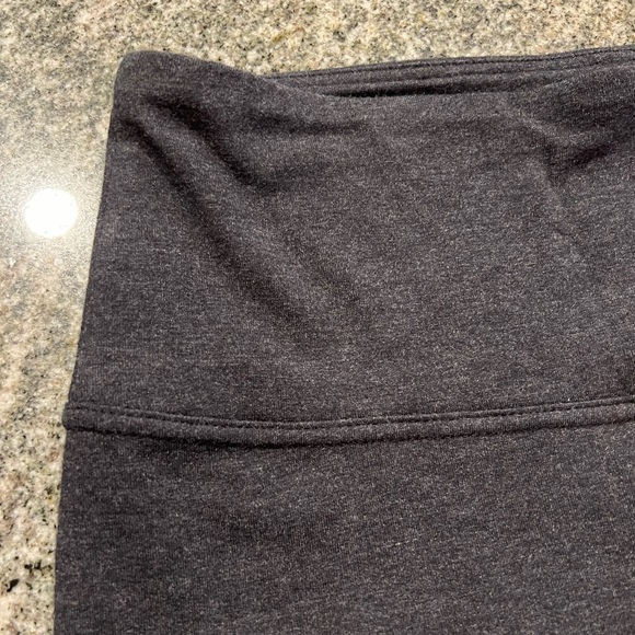 Grey Leggings w/White Lotus Flower Graphic at Ankle - Picture 3 of 13